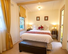 Khách sạn Kubba Roonga Guesthouse - Boutique Luxury Peaceful Stay & Gardens - Bed & Breakfast (Blackheath, Úc)