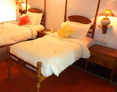 Khách sạn Punnamada Resort (Alappuzha, Ấn Độ)