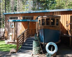 Koko talo/asunto Set A Course For Fun; Stay In The Boathouse (Errington, Kanada)