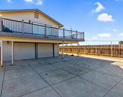 Toàn bộ căn nhà/căn hộ New Listing! Oceano Getaway W/ Large Deck - Walk To Beach! (Oceano, Hoa Kỳ)