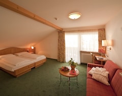Khách sạn Wirtshaushotel Alpenrose (St. Lorenzen, Ý)
