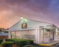 Hotel Super 8 by Wyndham Centerville-Richmond (Centerville, USA)