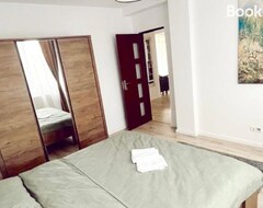Koko talo/asunto Ns Apartment 2 (Cluj-Napoca, Romania)