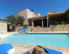 Toàn bộ căn nhà/căn hộ Cottage La Provence Aux Bougainvillées De Camargue, Heated Pool, 2 Bedrooms (Villetelle, Pháp)