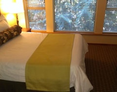 Resort/Odmaralište Hotel Whistler Cascade Lodge (Whistler, Kanada)