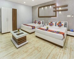 FabHotel Bee Town (Indore, India)