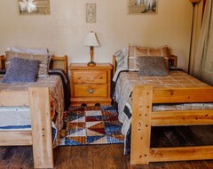 Casa/apartamento entero Cozy Mountain Duplex Cabin At The Ranch Retreat (Estancia, EE. UU.)