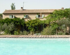 Toàn bộ căn nhà/căn hộ Between Alpilles And Cote Bleue Apartment In A Charming Farmhouse With Pool (Saint-Mitre-les-Remparts, Pháp)