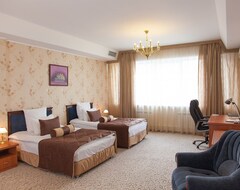 Khách sạn Hotel Golden Dragon (Bischkek, Kyrgyzstan)