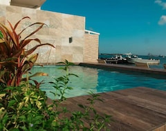 Hotelli Bartolome Oceanfront Suites (Isla Mujeres, Meksiko)