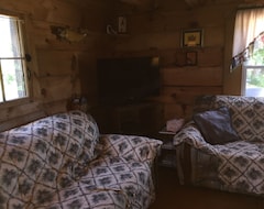 Entire House / Apartment Serenity Bluff Cabin (Lancaster, USA)
