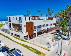 Cijela kuća/apartman Modern, Beachfront Condo, Spectacular Ocean Views, Steps To Shops & Dining! (San Diego, Sjedinjene Američke Države)