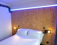 Hotel Mb Hostels Premium Eco Adult Only (Nerja, Spain)