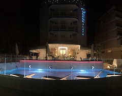 فندق جراند هوتل بلايا (ليجنانو سابيادورو, إيطاليا)