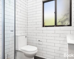 Tüm Ev/Apart Daire Tranquil 3-bedroom Retreat With Hot Tub In Narrabundah (Kanberra, Avustralya)