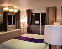 Hotel Saigon By Night Luxury (Ho Chi Minh City, Vietnam)
