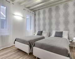 Toàn bộ căn nhà/căn hộ New Apartment In Giardini / Biennale Area - With Wifi And Washing Machine (Vezia, Thụy Sỹ)