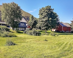 Cijela kuća/apartman 7 Bedroom Accommodation In Kjerstad (Haram, Norveška)