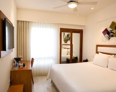Khách sạn Ambiance Suites (Cancun, Mexico)