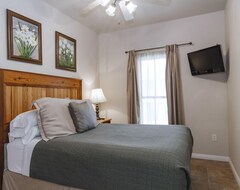 Hotel Gruene Reservations At The Village (New Braunfels, USA)