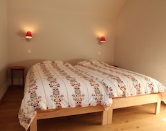 Cijela kuća/apartman Gite with swimming pool situated in castle grounds in the forest with sunny garden nearby Namur (Gesves, Belgija)