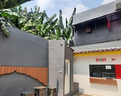 Khách sạn Oyo 93021 Kost Dison (Bekasi, Indonesia)
