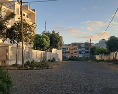 Casa/apartamento entero Frente Palácio Justiça, Avenida Liberdade, Ao Lado Bai (Assomada, Cabo Verde)