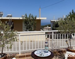 Entire House / Apartment Maison Authentique Avec Grande Terrasse (Empona, Greece)