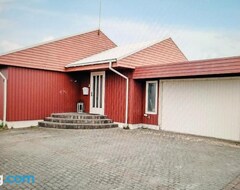 Koko talo/asunto Pokoj z prywatna lazienka i kuchnia z hot pot (Keflavik, Islanti)