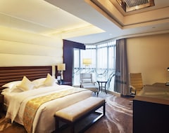 Crowne Plaza Foshan, An Ihg Hotel - Exclusive Bus Stations For Hksar Round-Trips (Foshan, China)