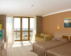 Khách sạn Hvd Club Hotel Miramar - 24 Hours Ultra All Inclusive (Obzor, Bun-ga-ri)