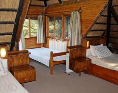 Entire House / Apartment Cosy Cottage With Magnificent Lake And Mountain Views (Champagne Valley, South Africa)