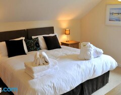 Fistral 108 Hot Tub And 4 Bedrooms On Retallack Resort (St Columb Major, Birleşik Krallık)