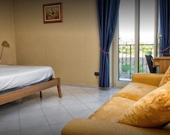Hotelli Hotel Silverado (Orta di Atella, Italia)