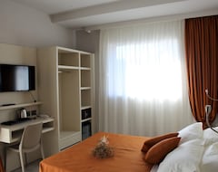 Primrose Hotel [bed&breakfast.it] (Rimini, İtalya)