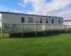 Koko talo/asunto Inviting 3-bed Caravan In Skegness (Skegness, Iso-Britannia)