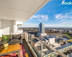 Entire House / Apartment Cbd Loft Style Apartment With Free Valet Parking (Christchurch, New Zealand)