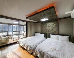 Jinsong Tourist Hotel (Jangheung, Sydkorea)