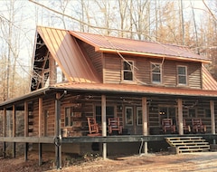 Toàn bộ căn nhà/căn hộ Cozy Pine Log Cabin (Lobelville, Hoa Kỳ)