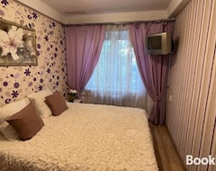 Entire House / Apartment 2-na Kvartira Vul. Mikhaila Dontsia 5, Poruch Nau, Kpi, Klinika Shalimova, Metro Shuliavska -15 Khv (Kiev, Ukraine)