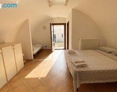 Casa/apartamento entero Via Due Luglio (Surano, Italia)