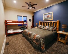 Tüm Ev/Apart Daire Family Reunion Lodge, Near Bryce & Zion Canyon,13 Bed, 9 Bath, Pool, 40 Acres (Beaver, ABD)