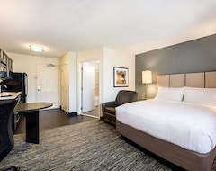 Khách sạn Sonesta Simply Suites Dallas-Las Colinas (Irving, Hoa Kỳ)