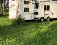 Toàn bộ căn nhà/căn hộ Eagle- Camper At Sunset Bay (Onanole, Canada)