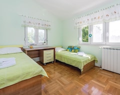 Tüm Ev/Apart Daire 3 Bedroom Accommodation In Trbounje (Drniš, Hırvatistan)