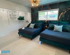 Tüm Ev/Apart Daire Casa Mondrian- Resort Style Home- Mins To Beaches (North Miami, ABD)