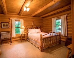 Toàn bộ căn nhà/căn hộ Dancing Bear Lodge--luxury Log Cabin Getaway (Fort Calhoun, Hoa Kỳ)