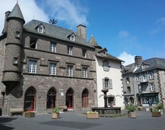 Toàn bộ căn nhà/căn hộ Auvergne Renovated House With 2 Independent Appts New Condition (La Tour-d'Auvergne, Pháp)