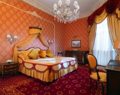 Хотел Bristol ex Krasnaya (Одеса, Украйна)