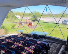 Cijela kuća/apartman Experience A Dome: Unwind In The Heart Of The Bay Of Quinte! (Shannonville, Kanada)
